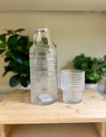 Botella de Vidrio con Vaso - Imagen 2